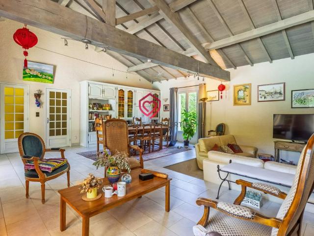 Villa de plain pied avec piscine, tennis et plus de 2ha 170m² Laurac