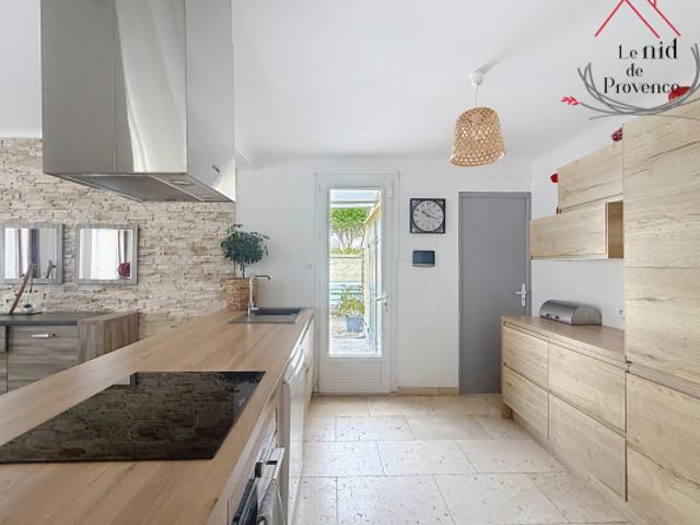 Villa de plain pied avec piscine dans les hauteurs de Saint