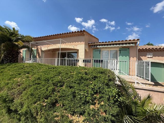 Villa de plain pied avec piscine et vue dégagée Les Granges. 147m² Grignan