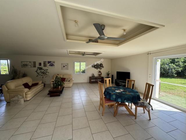Villa de plain pied avec piscine et jardin 185m² Belvèze du Razès