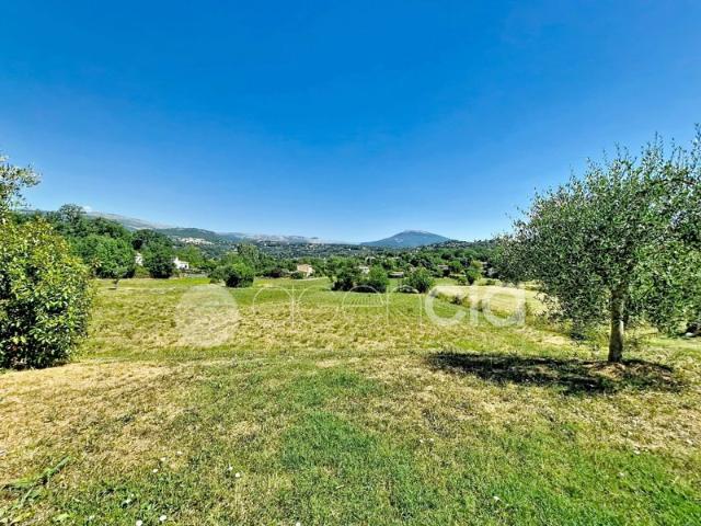 Villa de plain pied à Châteauneuf de Grasse