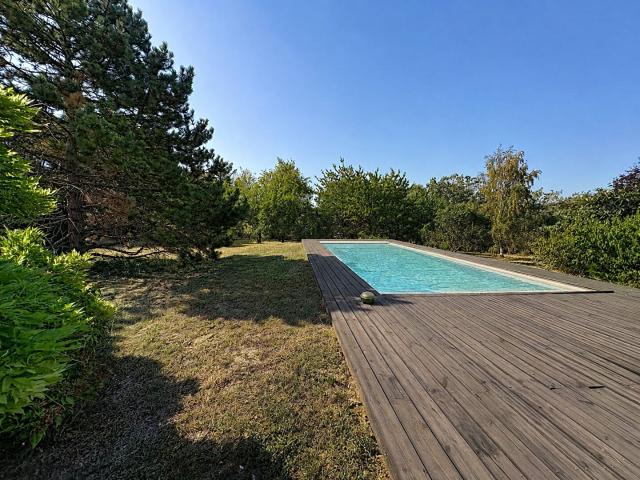 Villa de plain pied 3 chambres, piscine sur terrain de 3200. 100m² Labastide Beauvoir