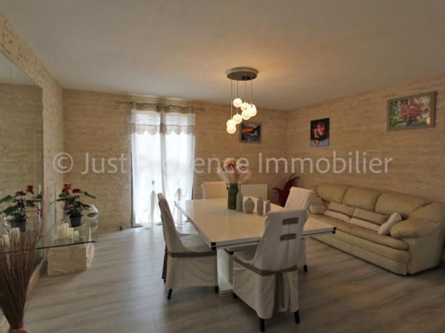 Villa de plain pied Caromb 5 pièces 140 m2 avec piscine