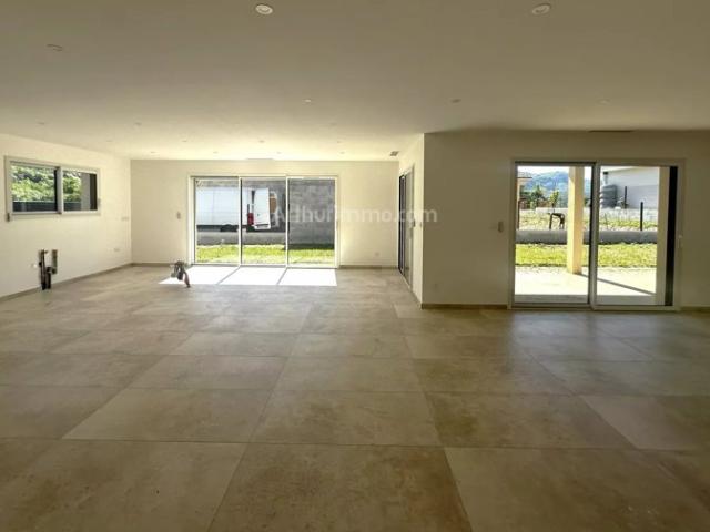Villa de plain pied clé en main au calme dans un petit lotissement