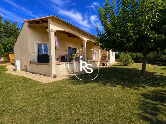 Villa de plain pied de 130 m2 avec 8 768 m2 de terrain et vue sur le Massif du Tanargue