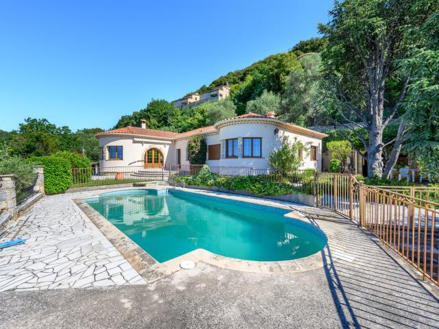 Villa de Plain pied vue panoramique 152m² Grasse