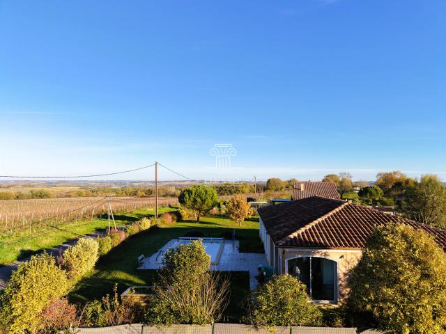 Villa de plain pied,120m2, 5 pièces, vue dégagée et excell. 120m² Eauze