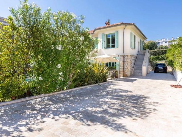 Villa de prestige: un coin de paradis à vendre. 200m² Juan les Pins