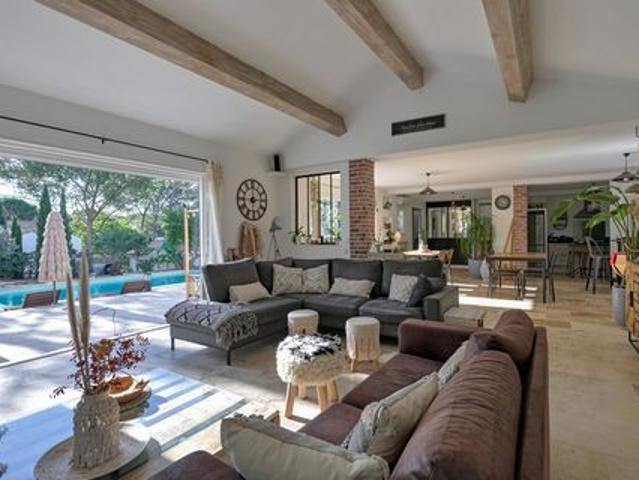 Villa de prestige en vente sur Nîmes