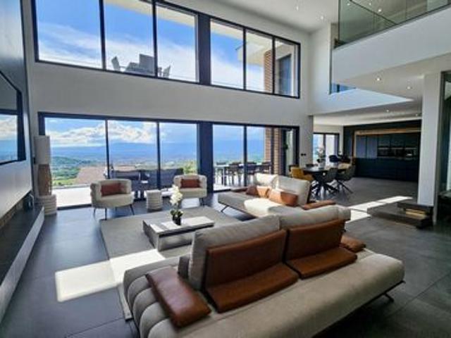 Villa de prestige à vendre sur Cranves Sales
