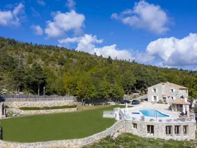 Villa de prestige à vendre sur Lucéram