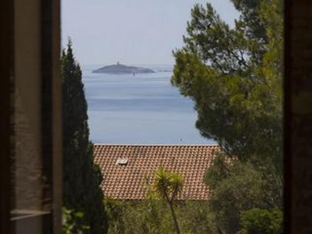 Villa de prestige à vendre sur Six Fours Les Plages