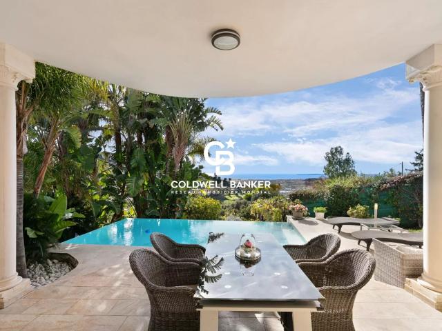 Villa de Prestige avec Vue Mer Panoramique, Piscine à Débord. 303m² Nice