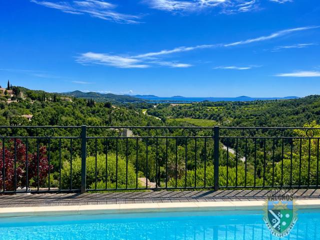 Villa de prestige avec vue panoramique à La Londe les Maures. 190m² La Londe les Maures