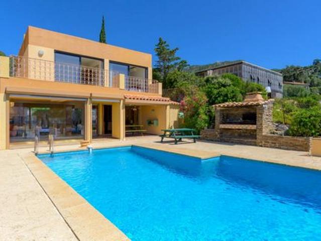 Villa de prestige à acheter sur Le Lavandou