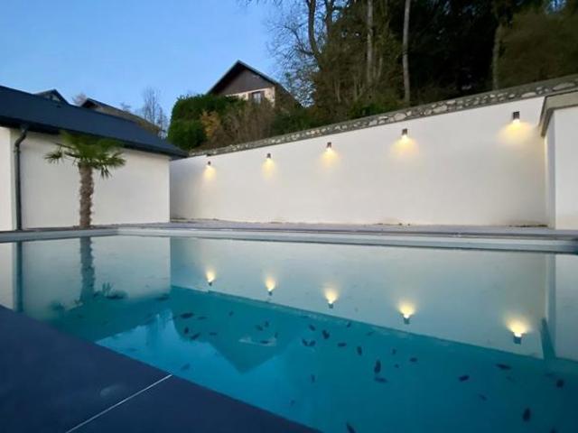Villa de standing 240 m2, vue exceptionnelle, 4 mn Challes Les Eaux