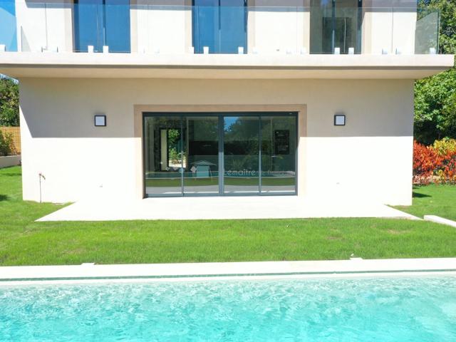 Villa de standing neuve 160 m² avec piscine à Mougins Frais. 160m² Mougins