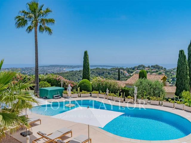 Villa de style méditerranéen avec vue dégagée sur la mer 427m² Vallauris