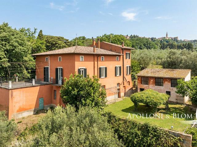 Villa del 1700 con parco vicino al centro, Perugia Umbria 463m² Perugia