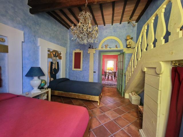 Villa del 600 con oliveto, piscina e dependance 550m² Narni