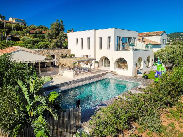 Villa d'exception avec vue mer panoramique 350m² Sainte Maxime