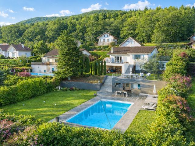Villa d'exception avec vue panoramique sur le Mont Blanc, le lac Léman et les Alpes