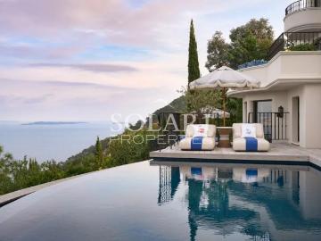 Villa d'exception à Théoule sur Mer – Vue panoramique sur la baie de Cannes 12 personnes