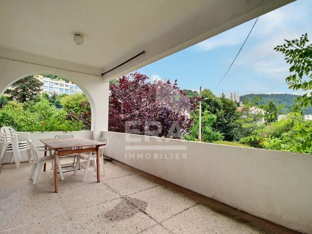 Villa d'exception à vendre à Royat avec vue sur le Puy de Dôme Exclusivité ERA Montferrand République Immobilier