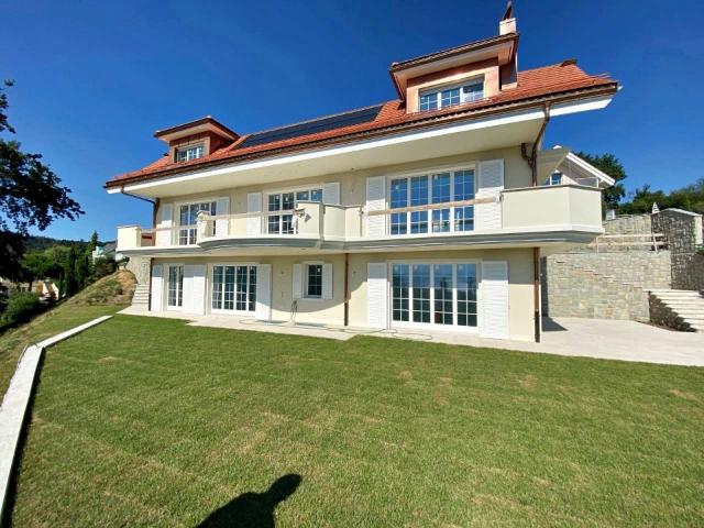 Villa d'Exception de 7.5 pièces – Vue Lac imprenable | 315 m² | Calme absolu