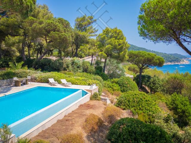 Villa d'exception en bord de mer