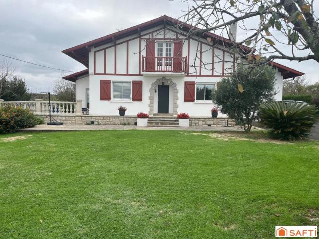 Villa d'exception – Vue Pyrénées, piscine & confort luxe
