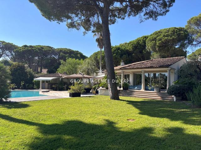 Villa d'exception 290m2 avec piscine garage et sous sol à ve. 290m² Saint Raphaël