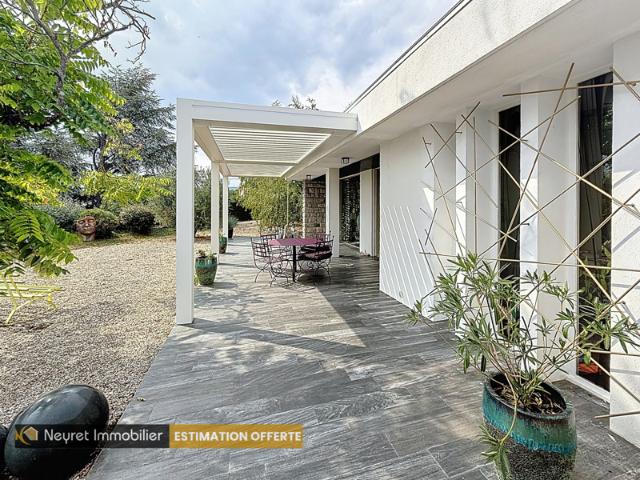 Villa d'exception 225 m2, 2 600 m2 de terrain !