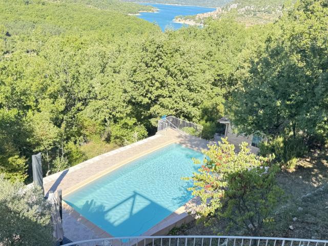 VILLA DEXCEPTION 320M2 AVEC UNE VUE PANORAMIQUE panneaux sol