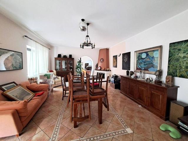 Villa di 400 mq in vendita Via Vincenzo D'Amato, 10, Mercato San Severino, Campania