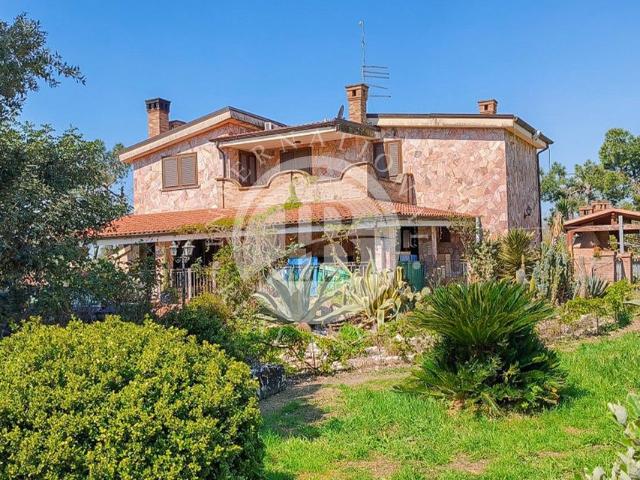 Villa di 400 mq in vendita Manduria, Puglia
