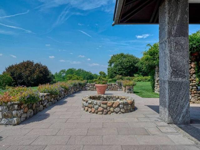 Prestigiosa villa di 420 mq in vendita, Parè, Lombardia