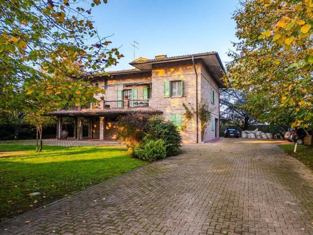 Villa di 424 mq in vendita Via Mellini, Casalgrande, Emilia Romagna
