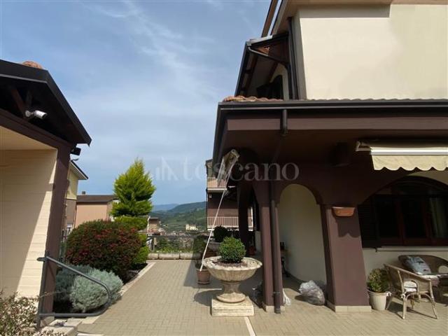 Villa di 450 mq a Pratola Serra
