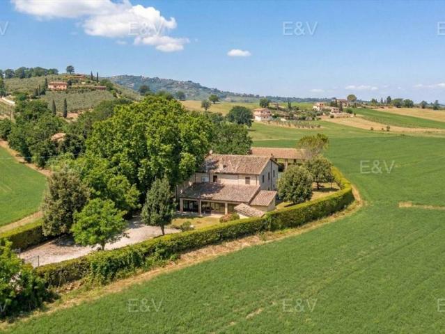 Villa di 450 mq in vendita Località Fabbri, Montefalco, Perugia, Umbria