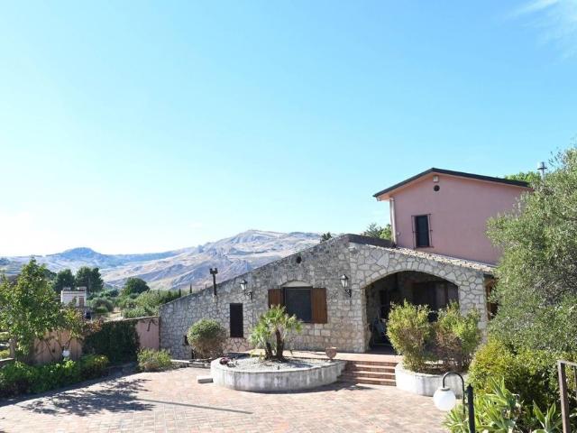 Villa di 480 mq in vendita Casteltermini, Sicilia