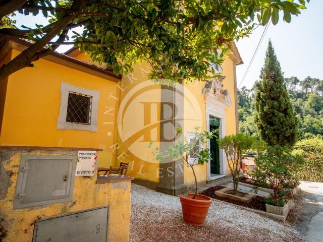 Villa di 495000 mq in vendita Camaiore, Italia