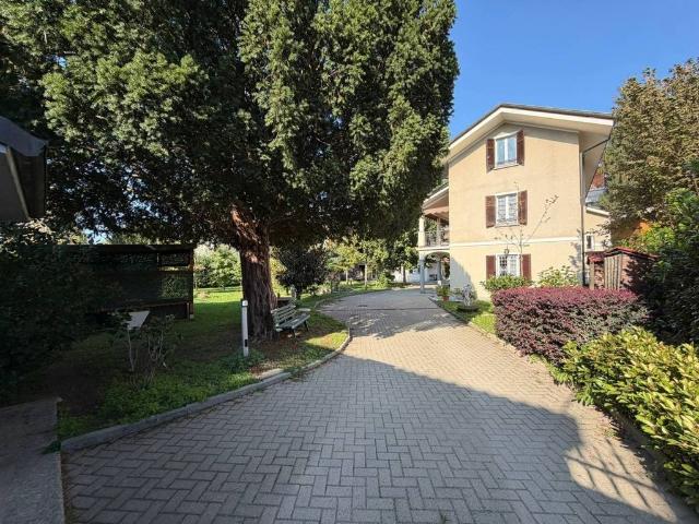 Villa di 498 mq in vendita Via Combattente e Reduce, Arona, Piemonte