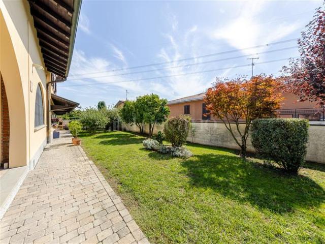 Villa di 500 mq a Centro Cusago