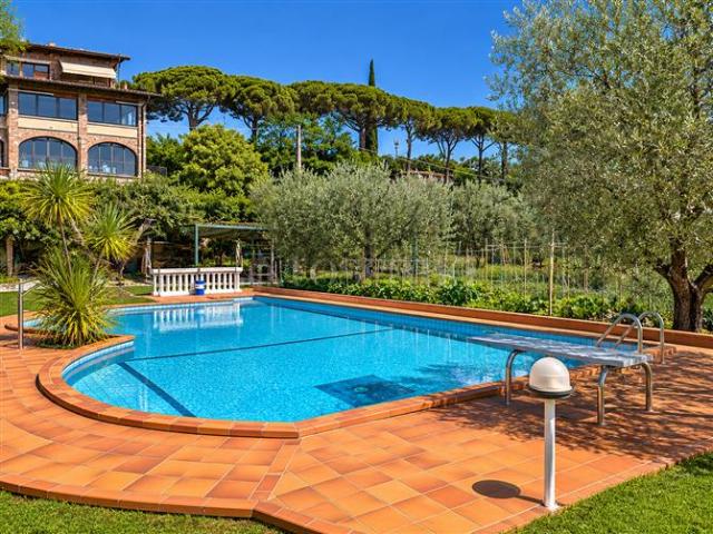 Villa di 500 mq a Moniga del Garda