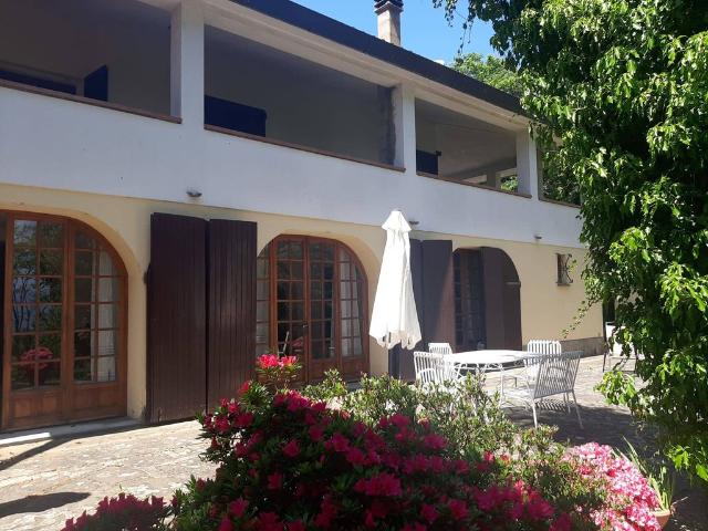 Villa di 550 mq in vendita Cavriglia, Italia