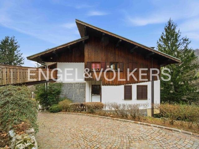 Villa di 582 mq in vendita Via Sant'Elia, 88, Viggiù, Lombardia