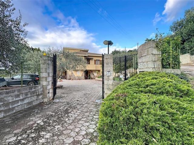 Villa di 600 mq a Monte Rosello, Sassari 2, Baddimanna Sassari