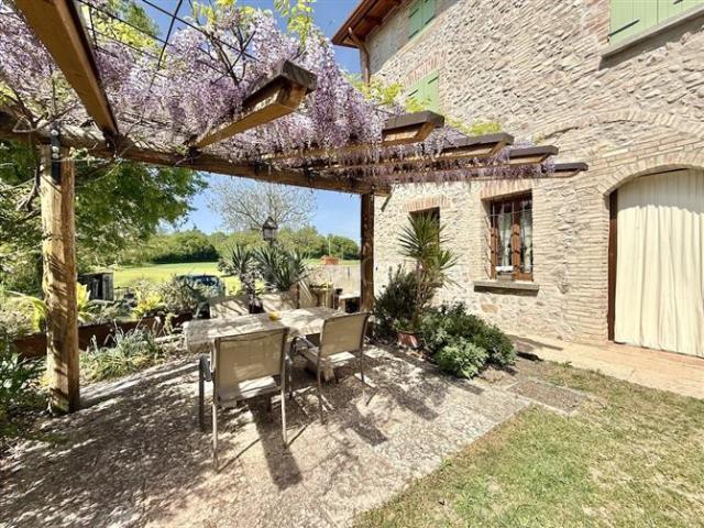 Villa di 600 mq a Pille Monzambano
