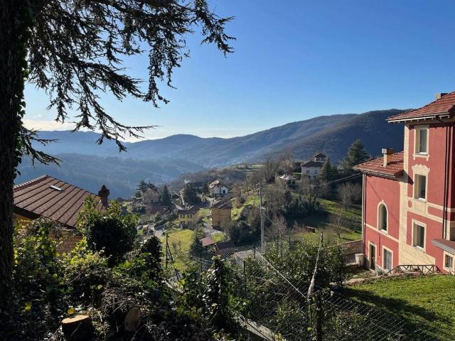 Villa di 608 mq in vendita Savignone, Liguria